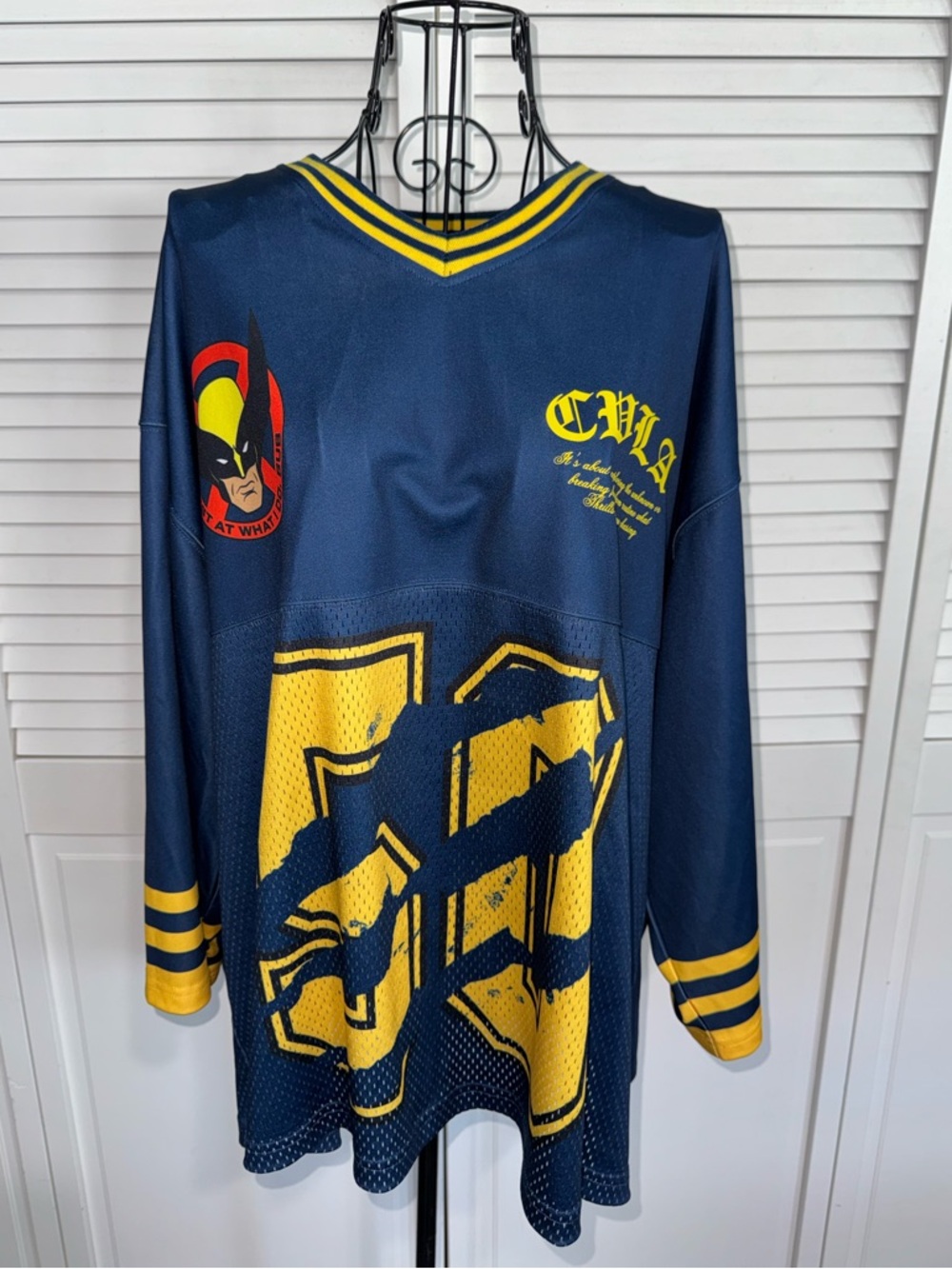 CVLA x Marvel Wolverine Strikes Men's Jersey Size L LIKE NEW!